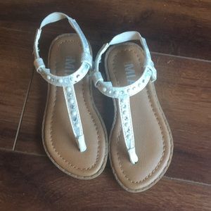 MiA size 7 sandals. Worn once. White